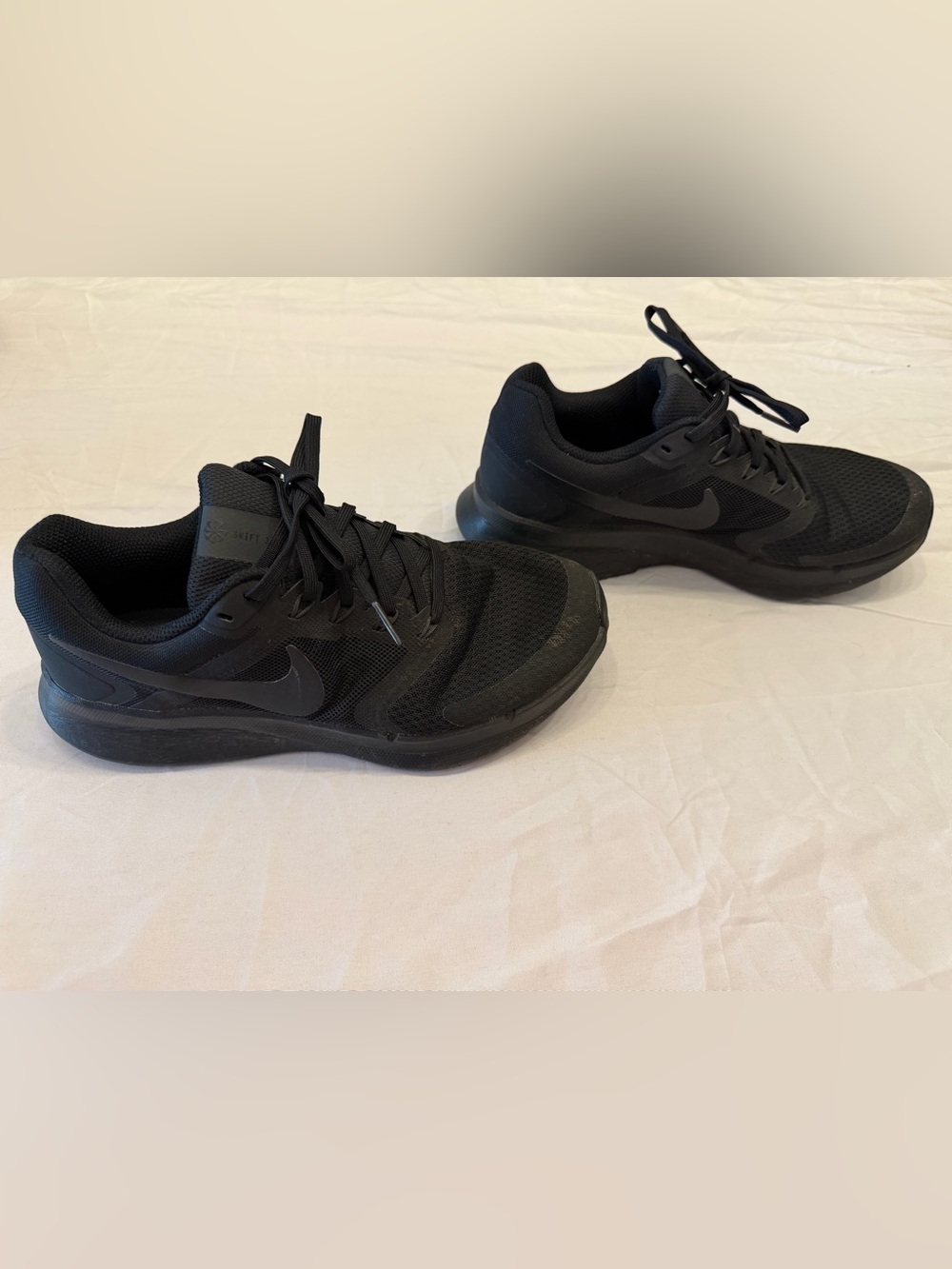 Nike run swift 3 - black - size 8